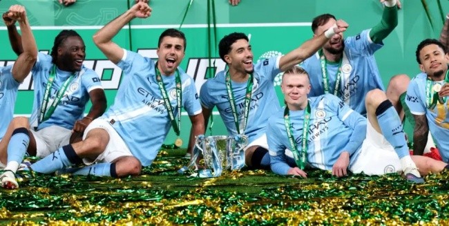 Man City vô địch Carabao Cup.