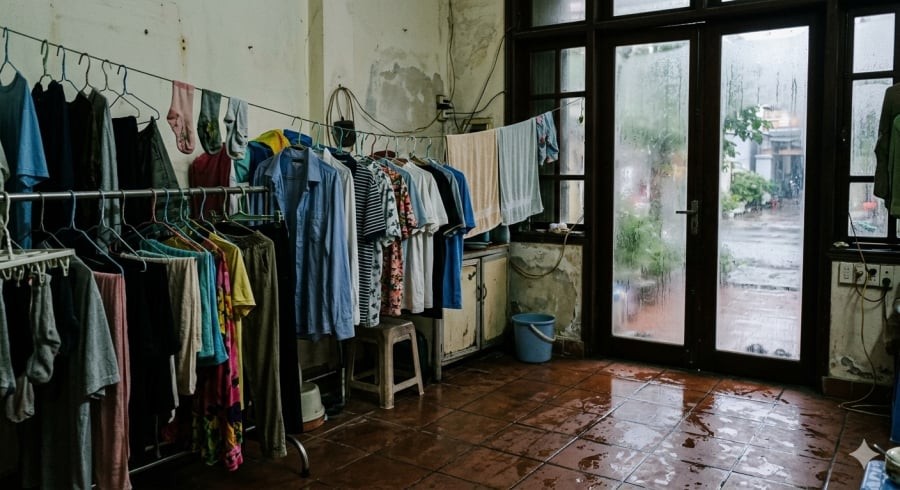 Thời tiết nồm ẩm kéo dài tạo môi trường thuận lợi cho vi khuẩn, nấm mốc phát triển và làm tăng nguy cơ bệnh tật.