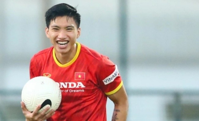 Văn Hậu tái xuất ĐTQG sau quãng thời gian dài vắng bóng. 