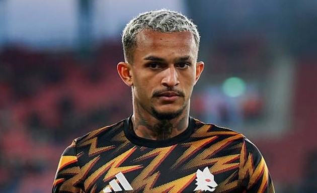 Manchester City đặt Wesley vào tầm ngắm.