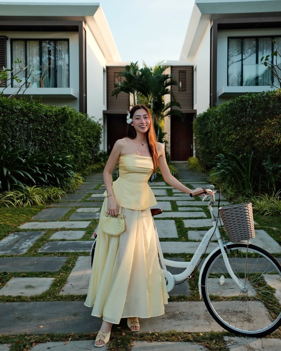 Kiểu dáng này tạo hiệu ứng vòng eo thon gọn và giúp đôi chân trông dài hơn, đồng thời che đi những khuyết điểm ở vùng hông hoặc đùi một cách khéo léo. 