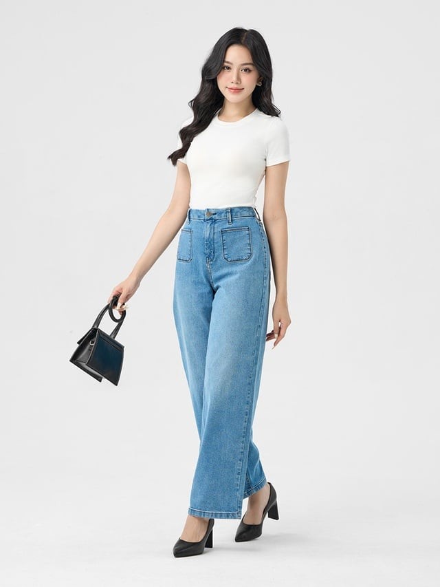 Sự hấp dẫn của outfit này nằm ở tính tối giản nhưng vẫn đảm bảo tính thẩm mỹ cao.