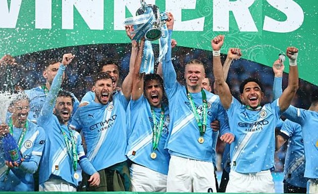Manchester City dễ dàng đánh bại Arsenal tại Wembley.