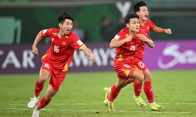 U23 Việt Nam chiến đấu quả cảm trước đội hình đắt giá và kinh nghiệm của U23 Triều Tiên. Ảnh: VTC News