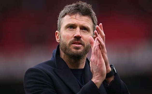 Michael Carrick nên đổi sơ đồ của Manchester United?