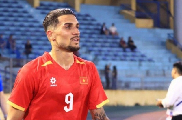 Hoàng Hên thiếu một chút may mắn để có bàn thắng cho riêng mình.