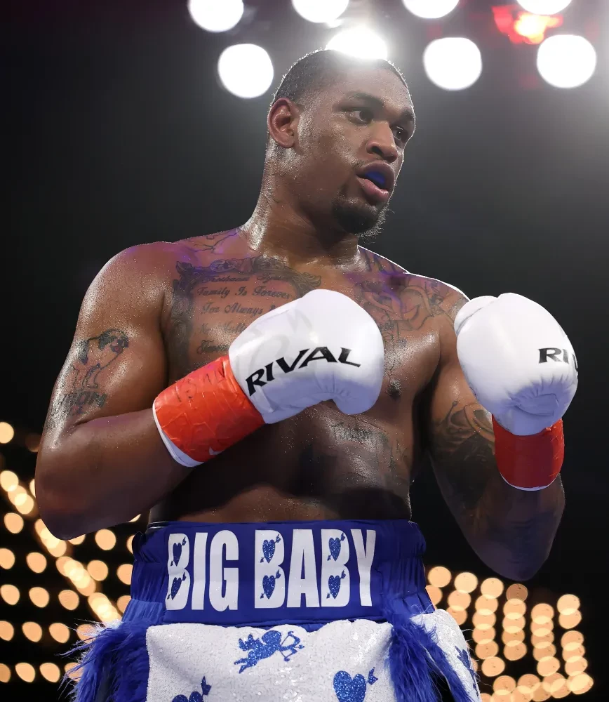 Jared Anderson trong trận đấu với Marios Kollias