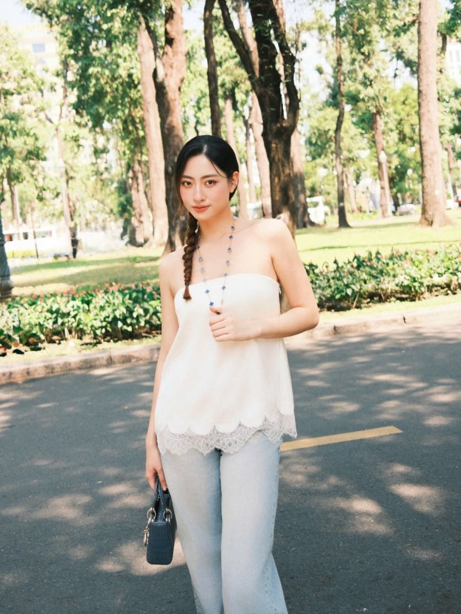 Xu hướng biến trang phục ngủ thành đồ mặc ngoài tiếp tục được ưa chuộng.