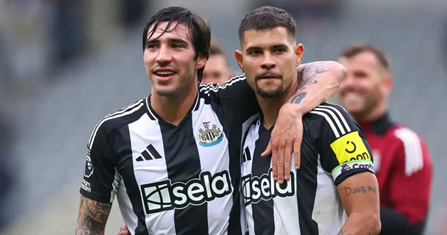 Man Utd sẽ cố gắng chiêu mộ Tonalli thay vì Guimaraes.