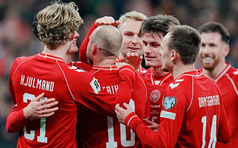 Đan Mạch giành chiến thắng đậm đà 4-0.