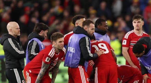 Nỗi buồn của Wales khi mất vé dự World Cup.