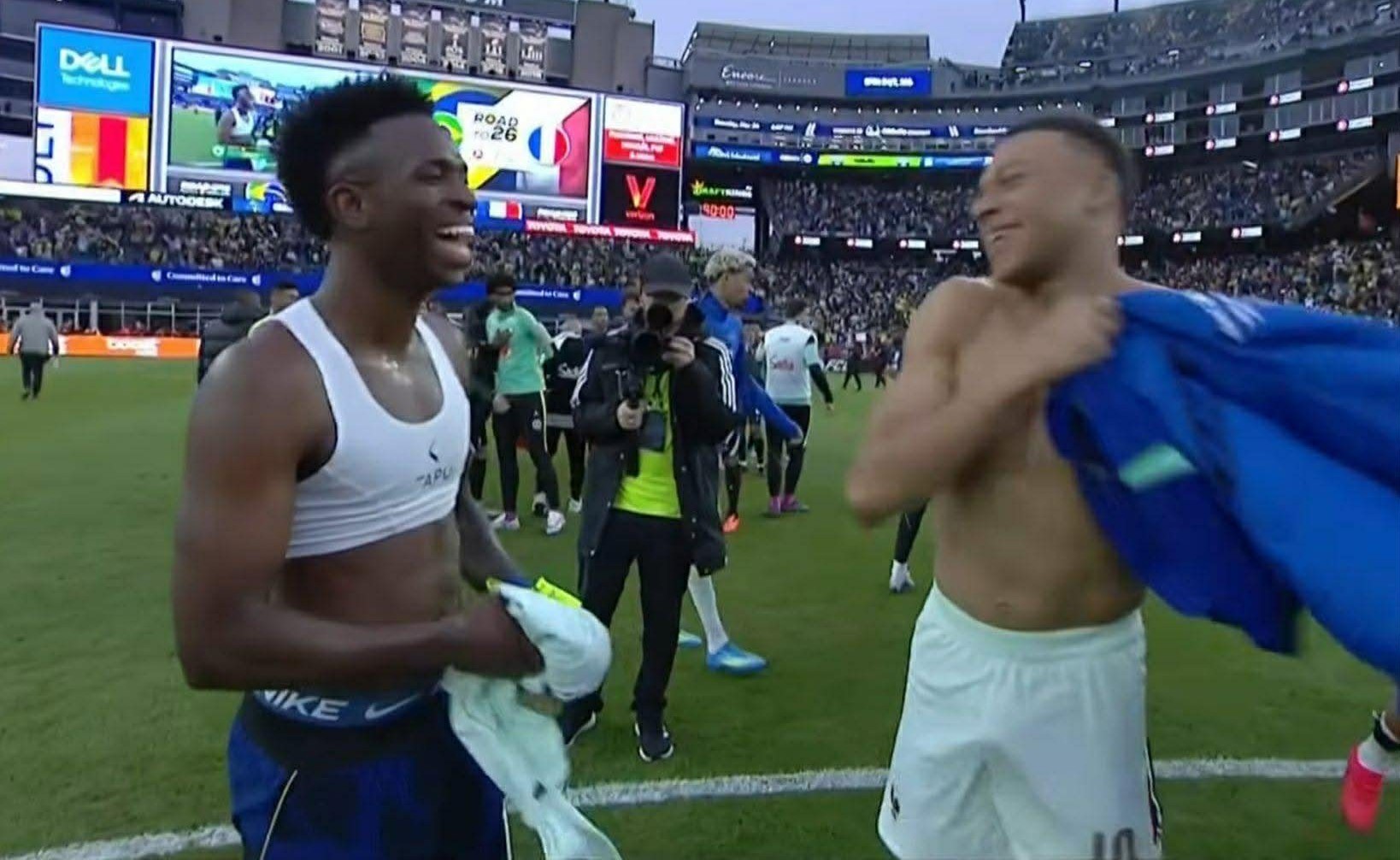 Vinicius và khoảnh khắc khiến người hâm mộ băn khoăn.