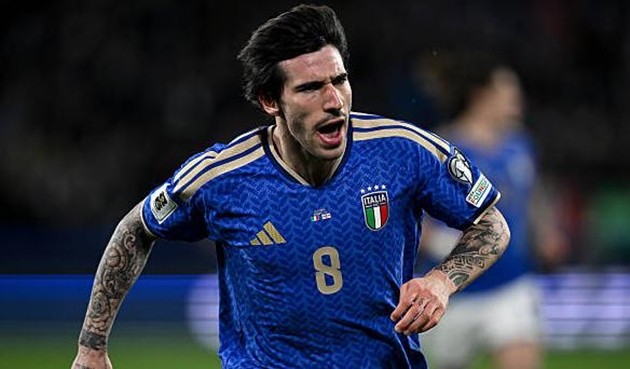 Sandro Tonali nằm trong tầm ngắm của Manchester United.