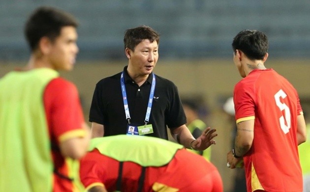 HLV Kim Sang Sik biến Việt Nam thành tập thể khó bị đánh bại