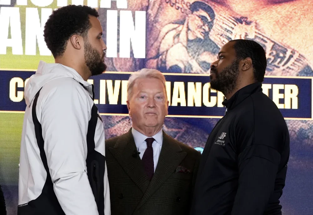 Moses Itauma (trái) và Jermaine Franklin Jr (phải) trong buổi họp báo.