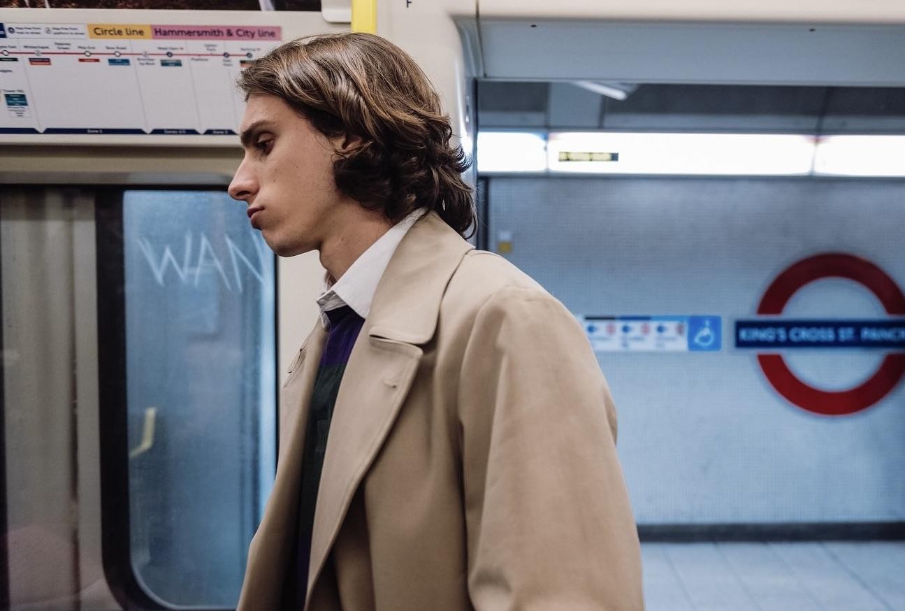 Tối giản nhưng vẫn đầy khí chất cầu thủ Ý.