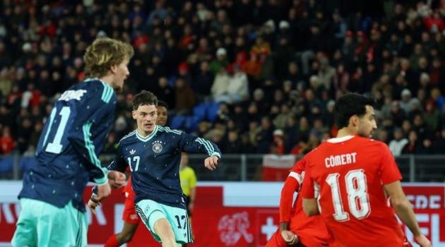 Wirtz tỏa sáng với cú đúp.