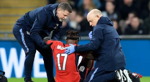 Chấn thương của Noni Madueke khiến Arsenal lo lắng nhiều.