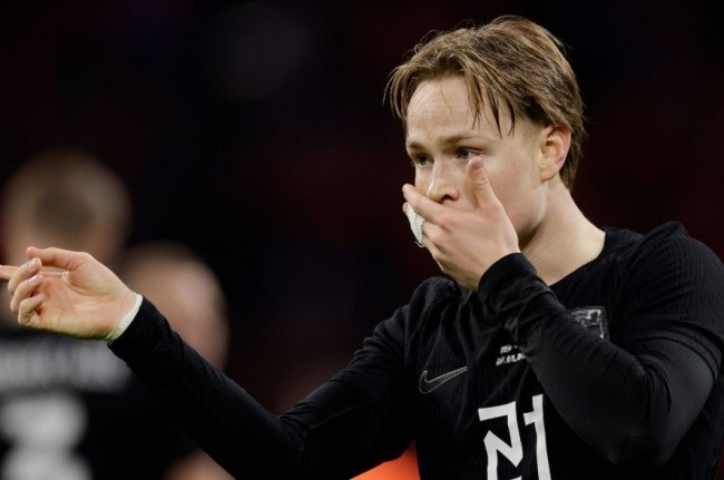 Andreas Schjelderup ghi bàn đẳng cấp.