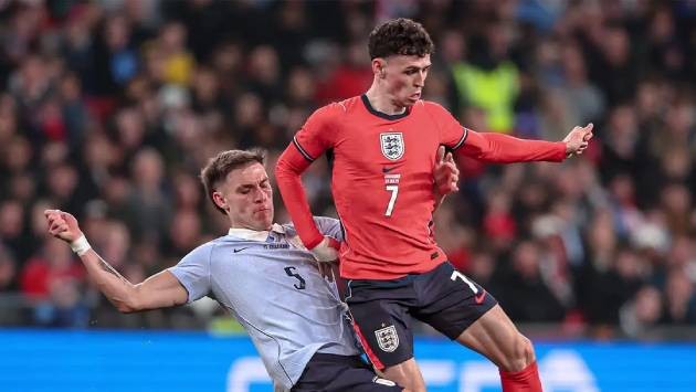 Ugarte tạo nên tranh cãi không ít trong trận hòa của Uruguay trước Tam Sư.