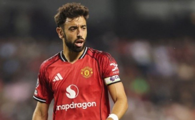 Galatasaray hỏi mua Fernandes của Man Utd.