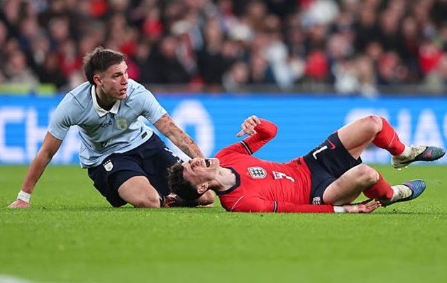 Manuel Ugarte khó lòng trụ lại Manchester United.