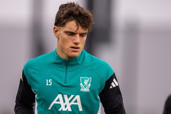 Giovanni Leoni tái xuất trên sân tập. 