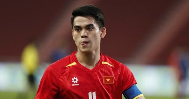 Văn Khang dính chấn thương trong buổi tập chiều nay