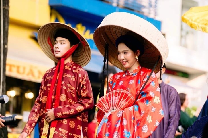 Cùng với đó, các thiết chế văn hóa, thể thao công lập sẽ mở cửa miễn phí để phục vụ người dân trong ngày này.

