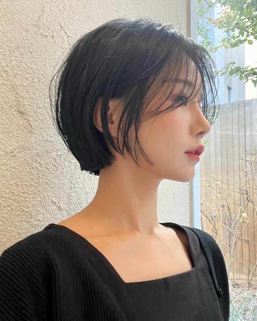 Pixie là kiểu tóc ngắn mang đậm cá tính, phù hợp với những ai muốn thay đổi diện mạo theo hướng nổi bật hơn.