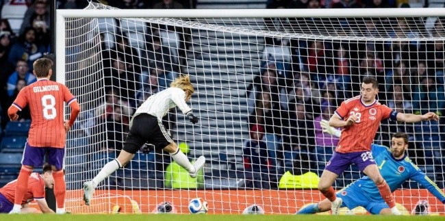 Nhật Bản đánh bại Scotland 1-0.