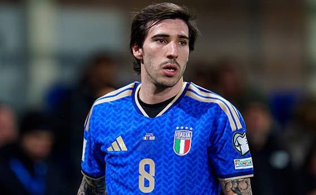 Manchester City quan tâm Sandro Tonali.