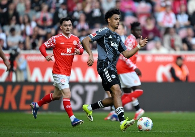 Nathaniel Brown là hậu vệ trái đầy tiềm năng.