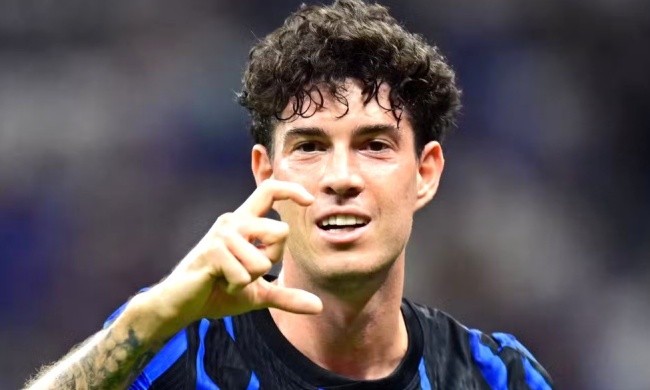 Barcelona gia nhập cuộc đua chiêu mộ Bastoni.