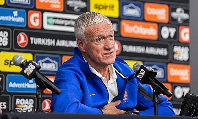 Didier Deschamps không quan tâm đến tin Zinedine Zidane có thể dẫn dắt tuyển Pháp.