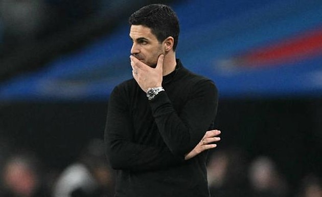 Mikel Arteta đang đối mặt những quyết định quan trọng.