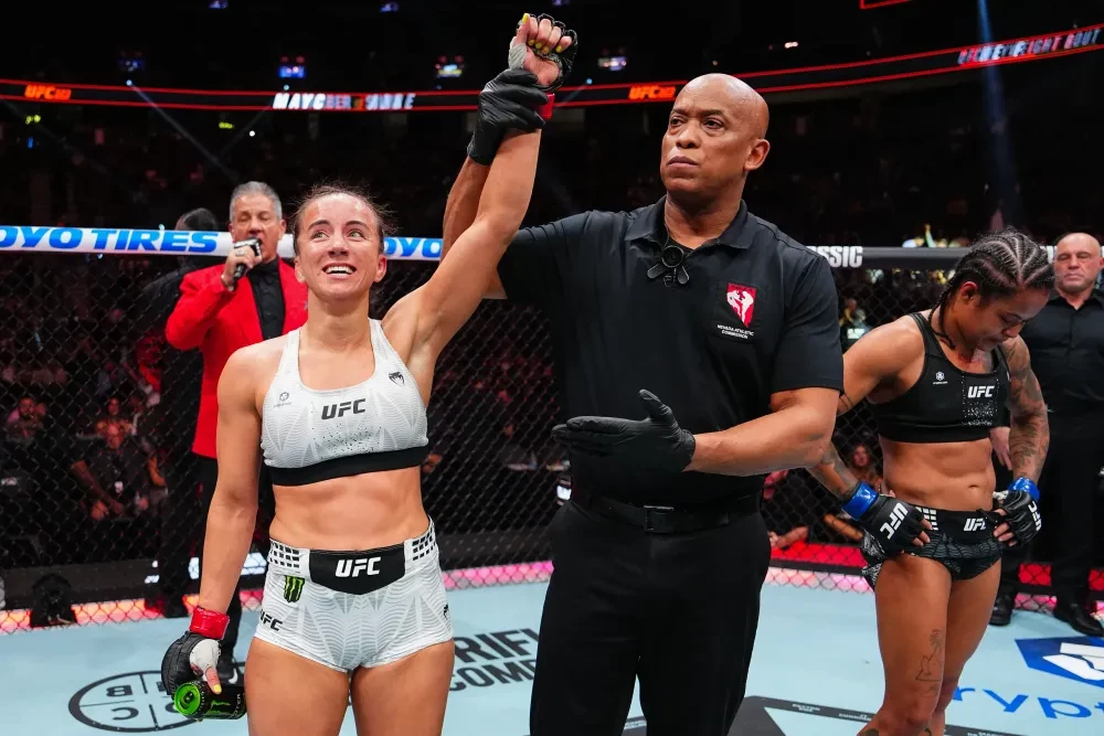Maycee Barber ăn mừng chiến thắng tại UFC 323