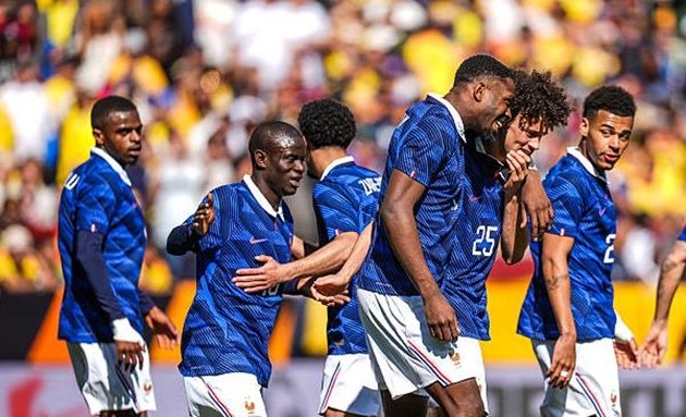 Dàn sao trẻ giúp tuyển Pháp thị uy sức mạnh.