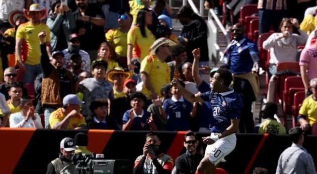 Desire Doue – 8/10: Cầu thủ xuất sắc nhất trận đấu. Ngôi sao của PSG ghi liền hai bàn thắng đầu tiên cho ĐTQG bằng những cú sút uy lực và hiểm hóc (phút 29 và 56), tiếp tục khẳng định phong độ hủy diệt trong thời gian gần đây.