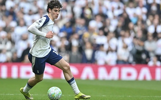 Archie Gray là một trong số ít cầu thủ của Spurs có thể thu hút sự quan tâm từ các câu lạc bộ khác