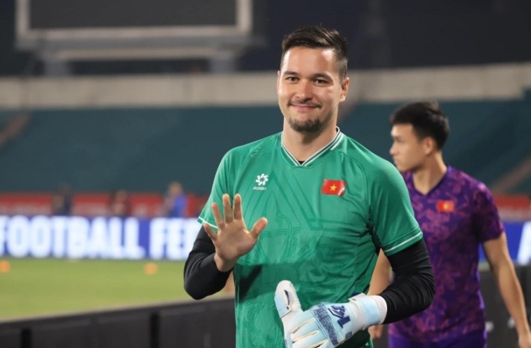 Nguyễn Filip trong màu áo tuyển Việt Nam.