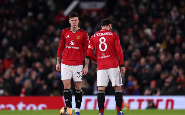 Sesko bị đánh giá chưa hiệu quả dù được hỗ trợ bởi 