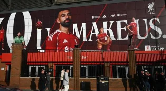 Salah ra đi với tư cách huyền thoại Liverpool.