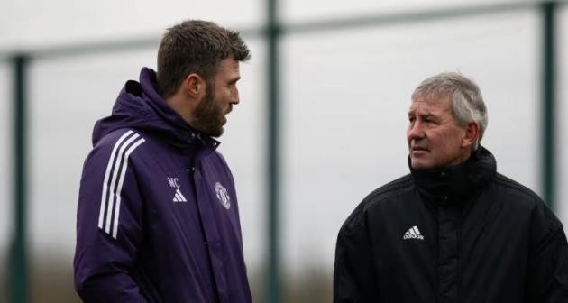 Carrick và huyền thoại Bryan Robson.