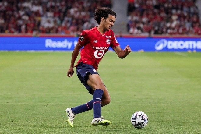 Cầu thủ trẻ có nhiều thế mạnh về phòng ngự.