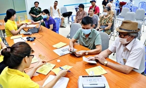 Về nội dung này, Bộ Y tế cho biết trong những năm qua, Chính phủ đã từng bước điều chỉnh chính sách trợ cấp xã hội theo hướng giảm dần độ tuổi và mở rộng đối tượng thụ hưởng.