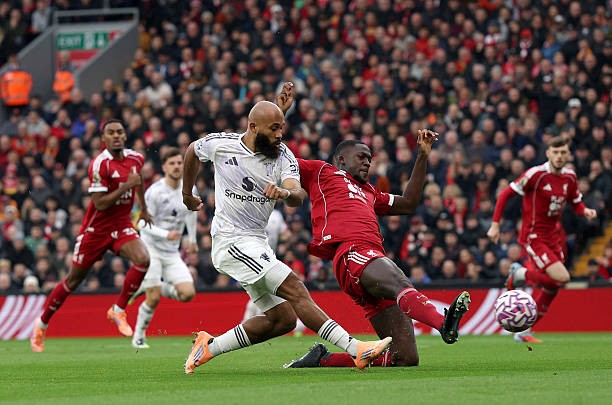 Trận chiến giữa Man Utd và Liverpool bị dời ngày thi đấu. 