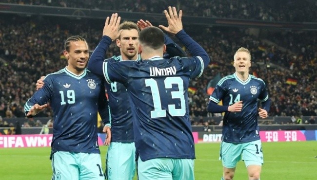 Đức thắng Ghana 2-1.