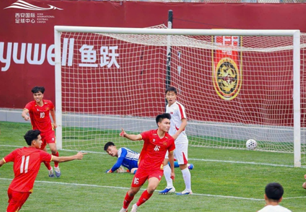 U23 Việt Nam chuẩn bị có cuộc đối đầu với U23 Trung Quốc. Ảnh: VFF