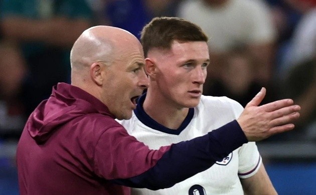 Lee Carsley là người đầu tiên thử nghiệm Elliot Anderson ở vị trí số 6